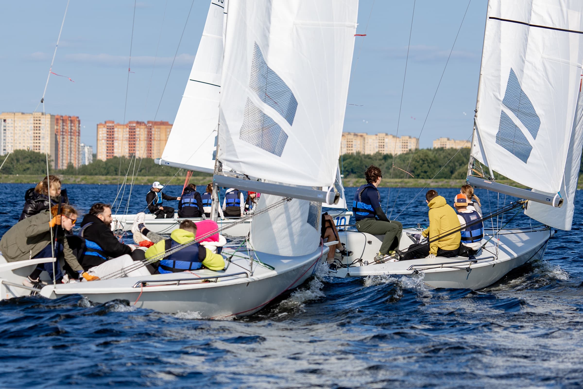 Флот яхт SB20 SportFlot на Пироговском водохранилище